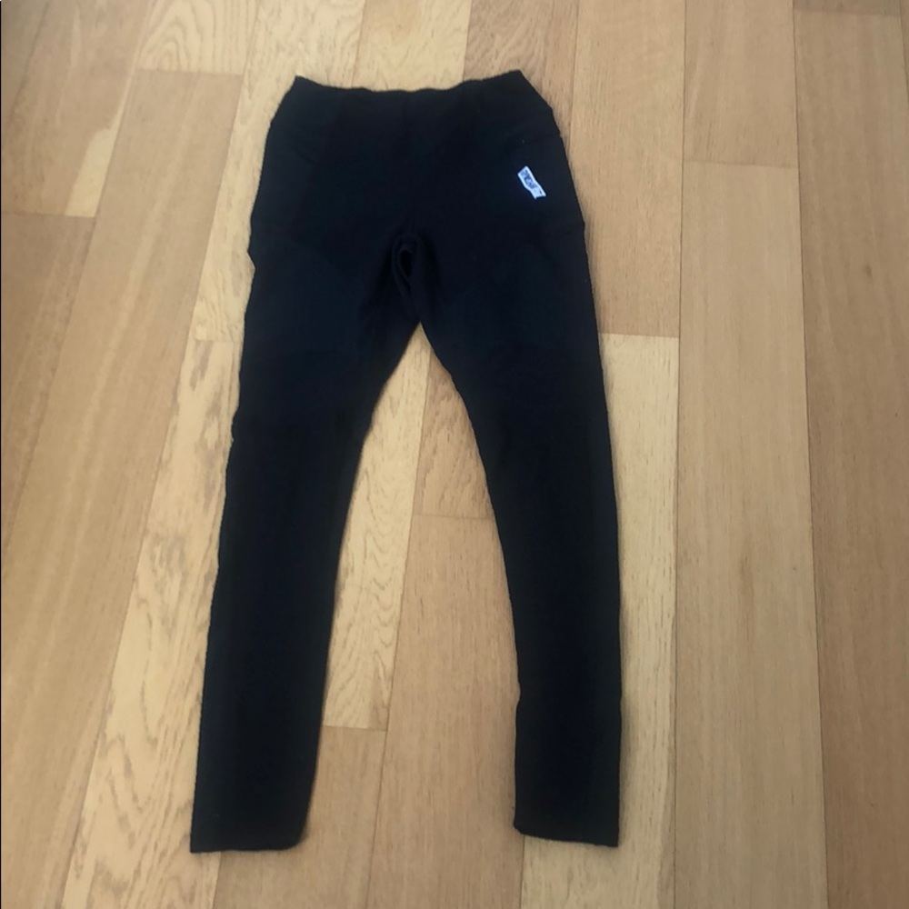 Gym shark leggings